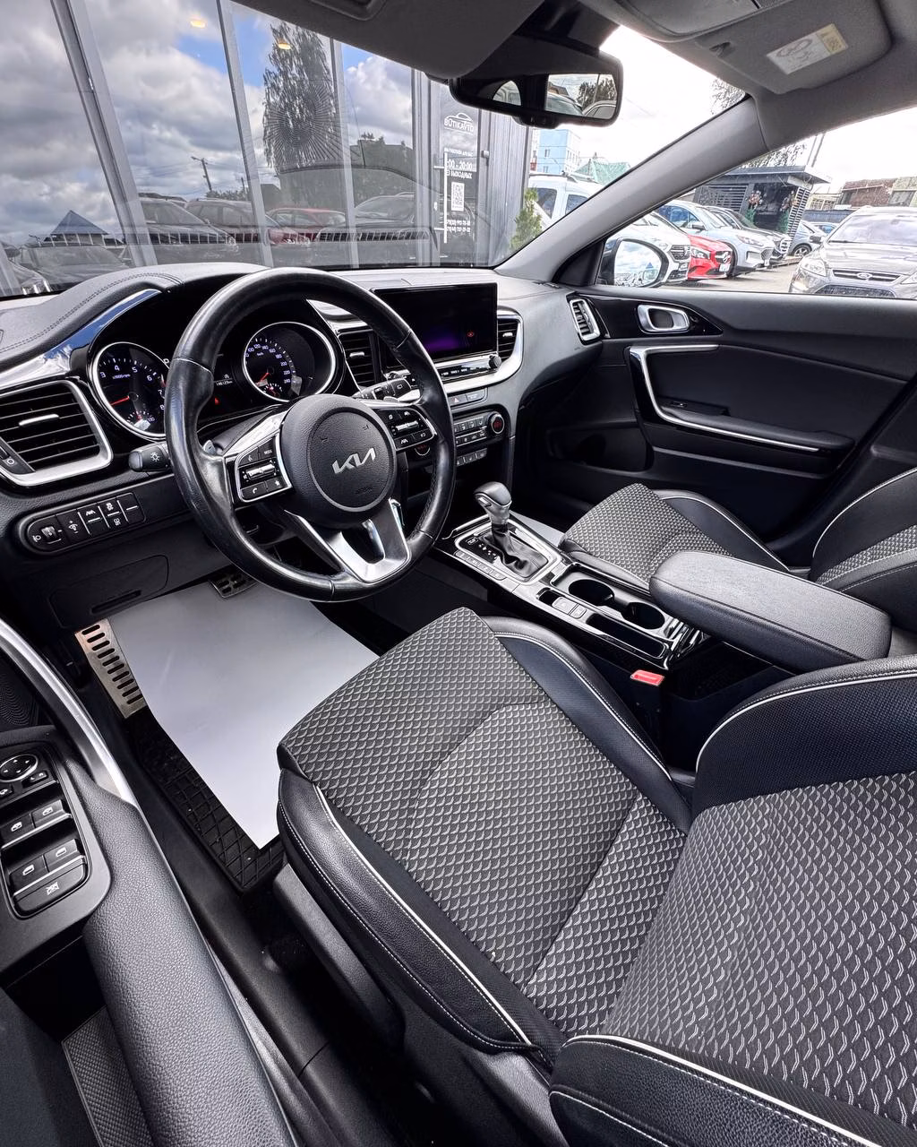 Kia Cee'd фото 10