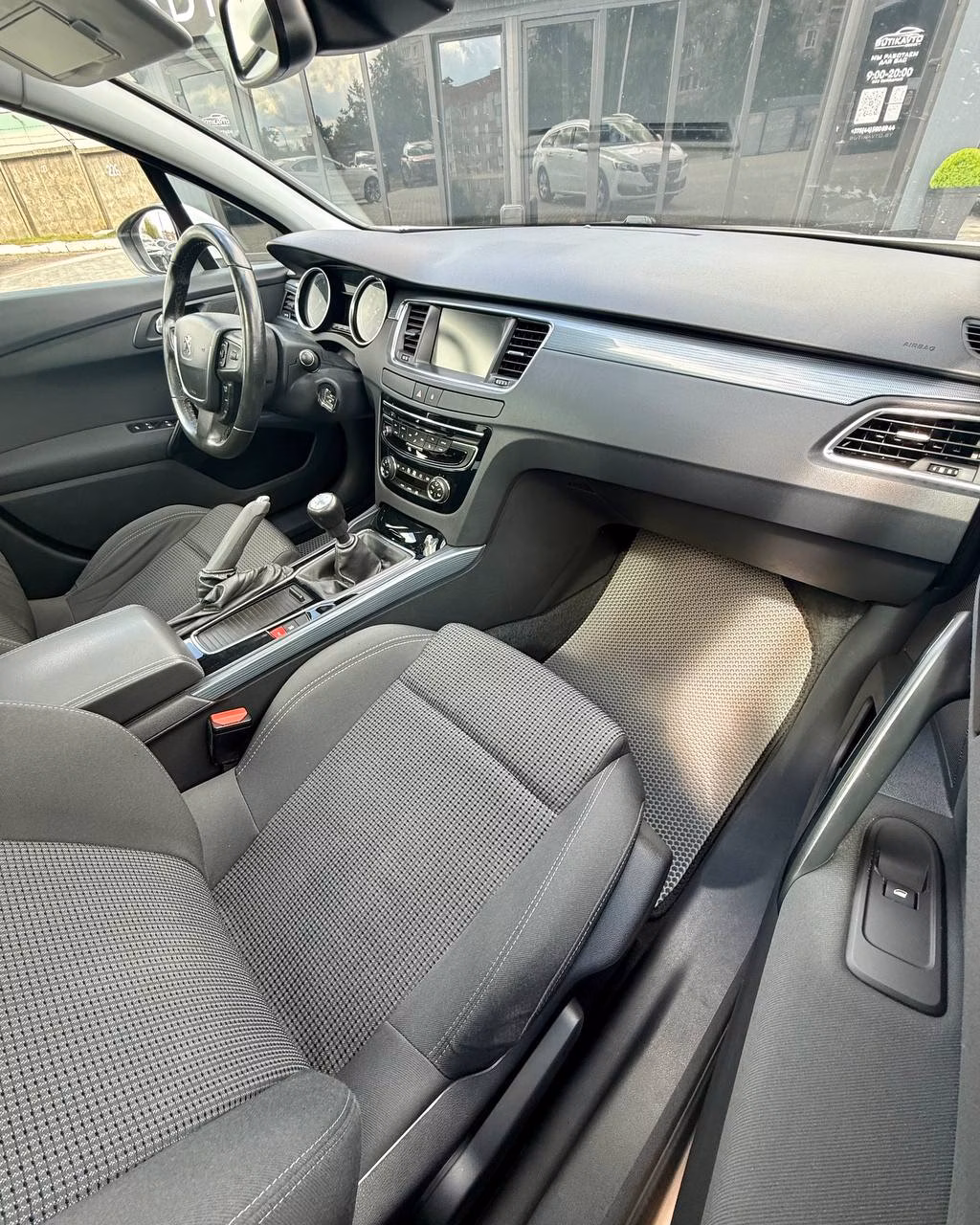 Peugeot 508 фото 12