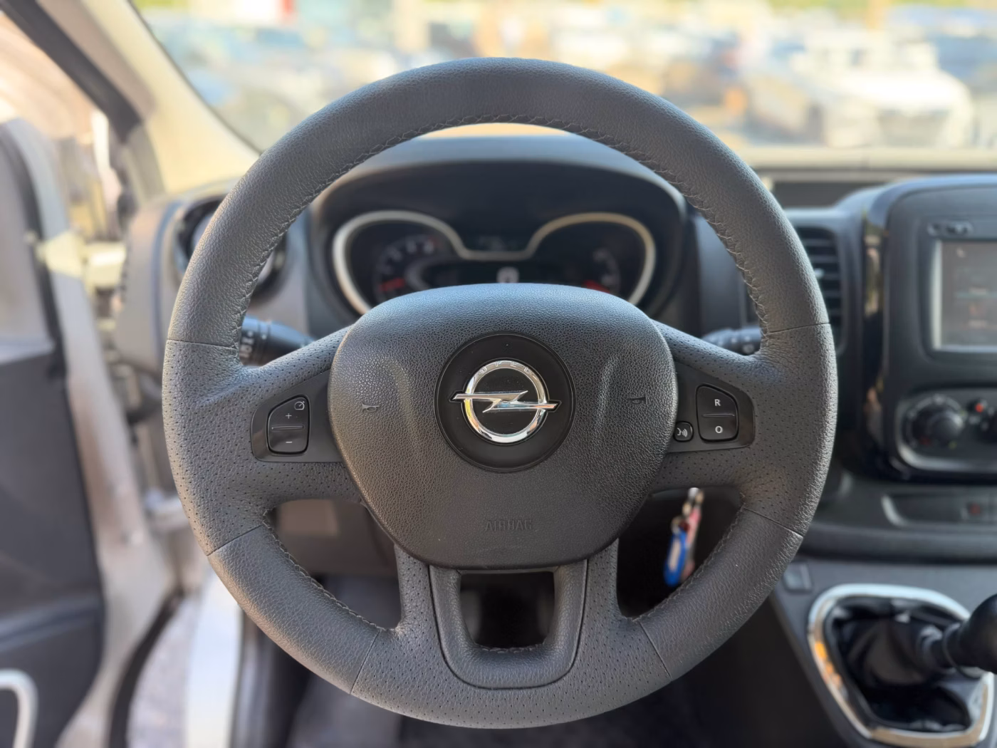 Opel Vivaro фото 21