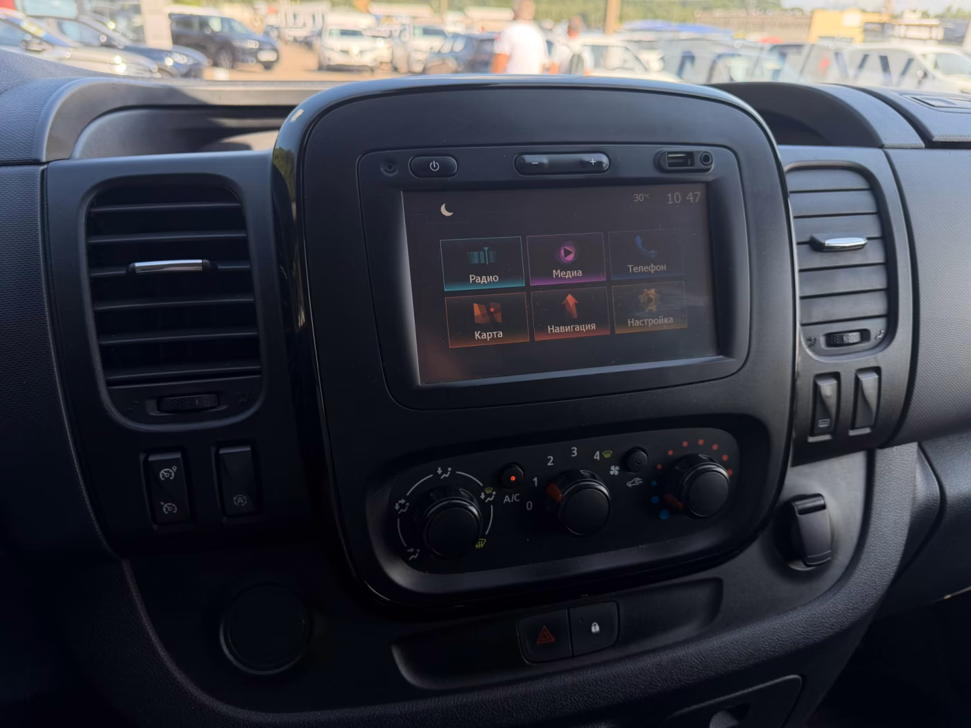 Opel Vivaro фото 22