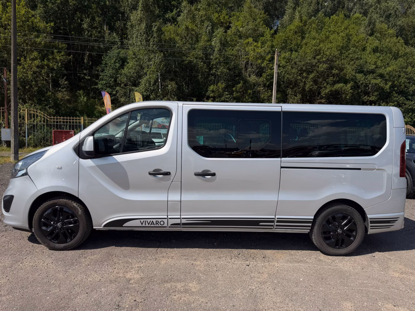 Opel Vivaro фото 6