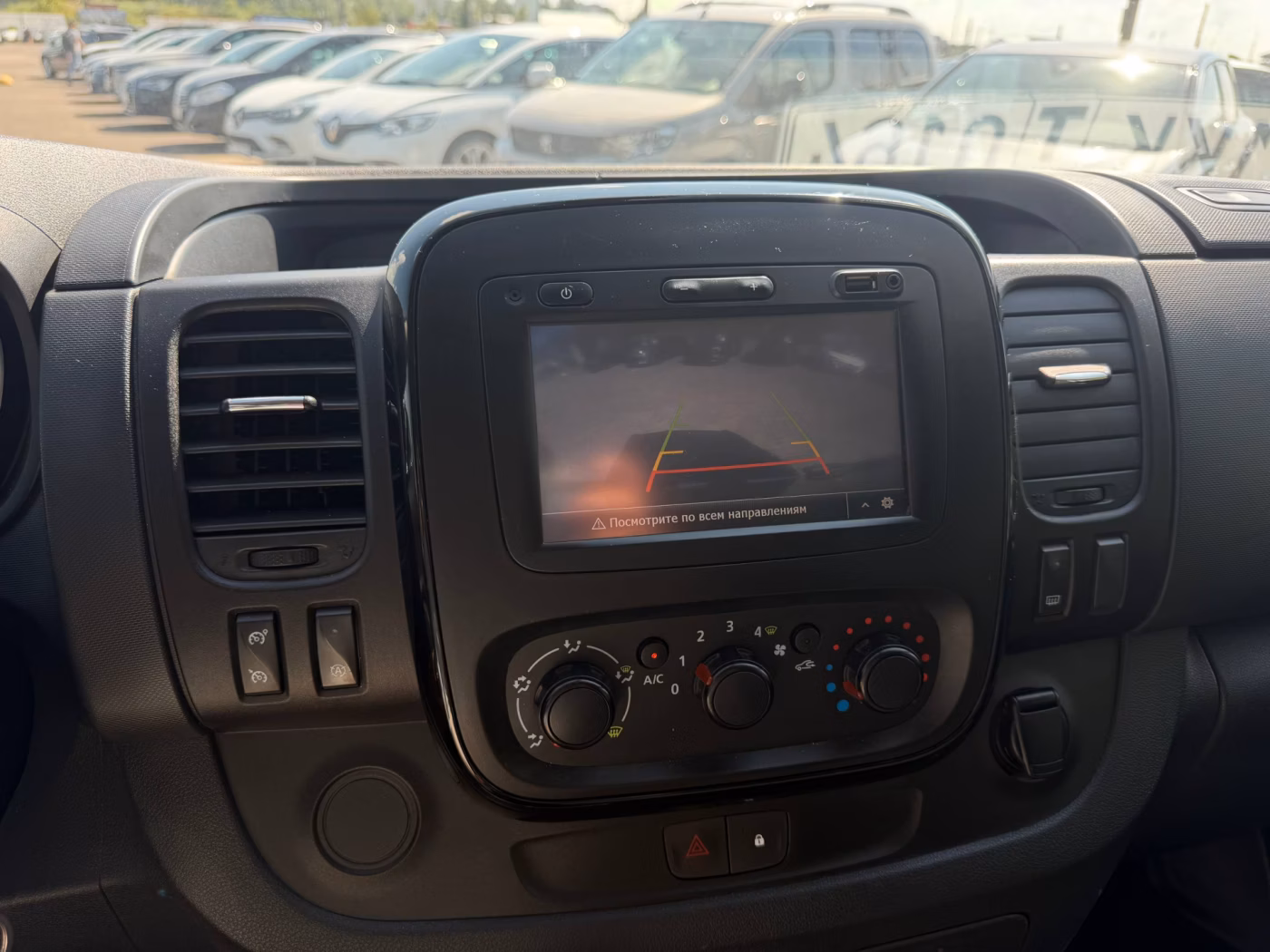 Opel Vivaro фото 20