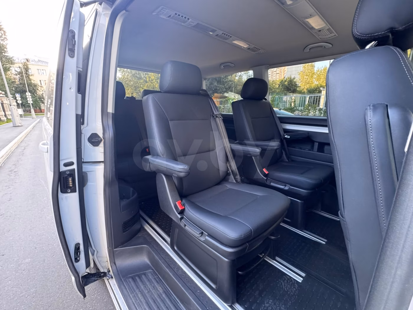Volkswagen Multivan фото 6