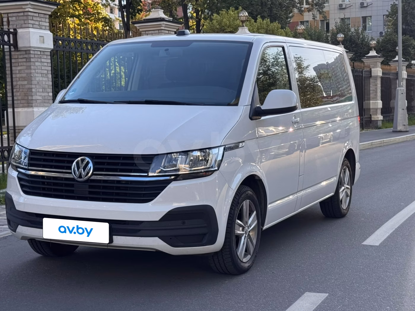 Volkswagen Multivan фото 2