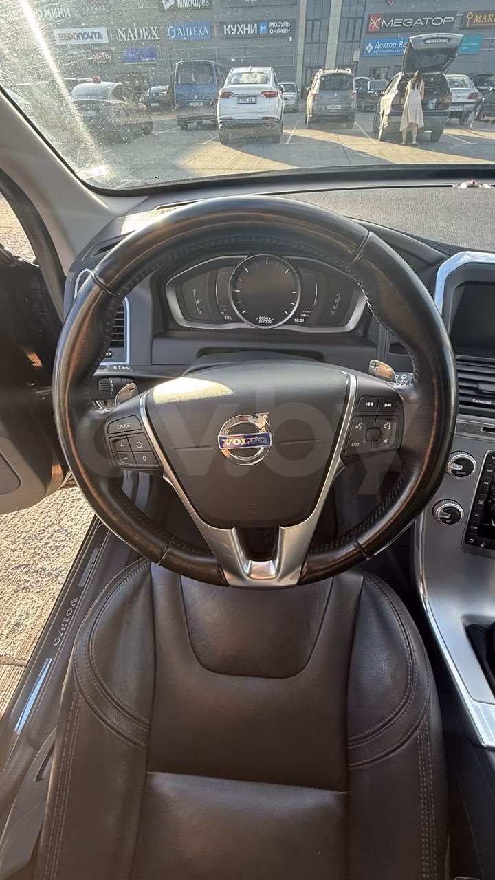 Volvo XC60 фото 6