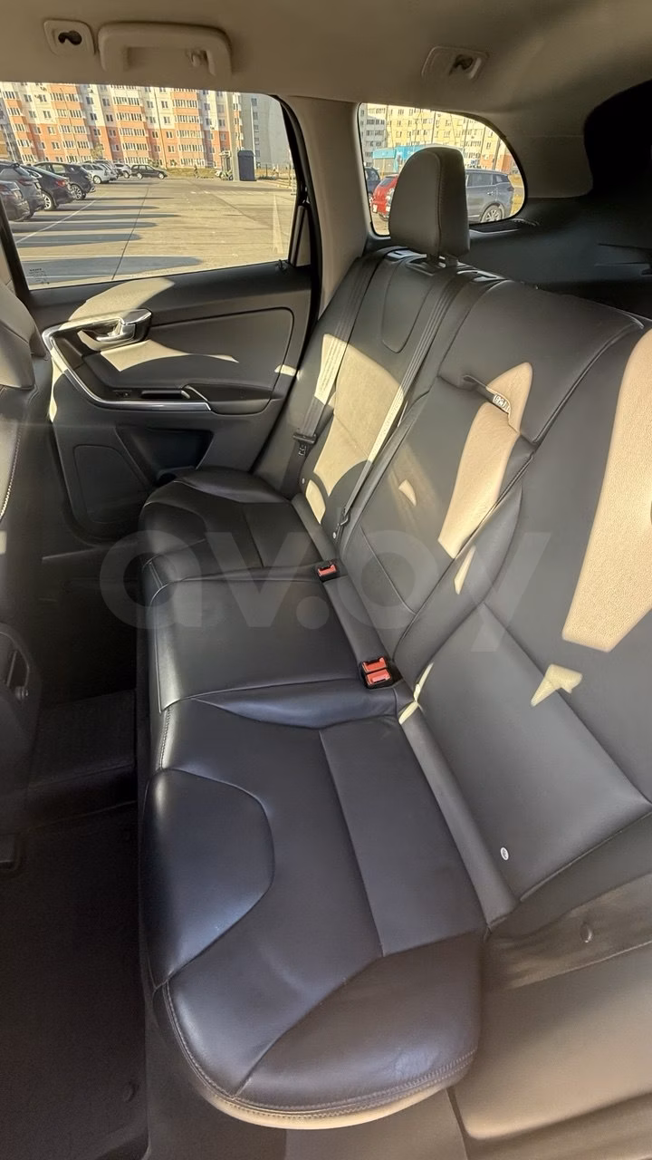 Volvo XC60 фото 10