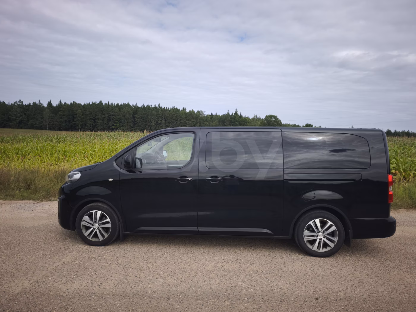 Peugeot Traveller фото 3