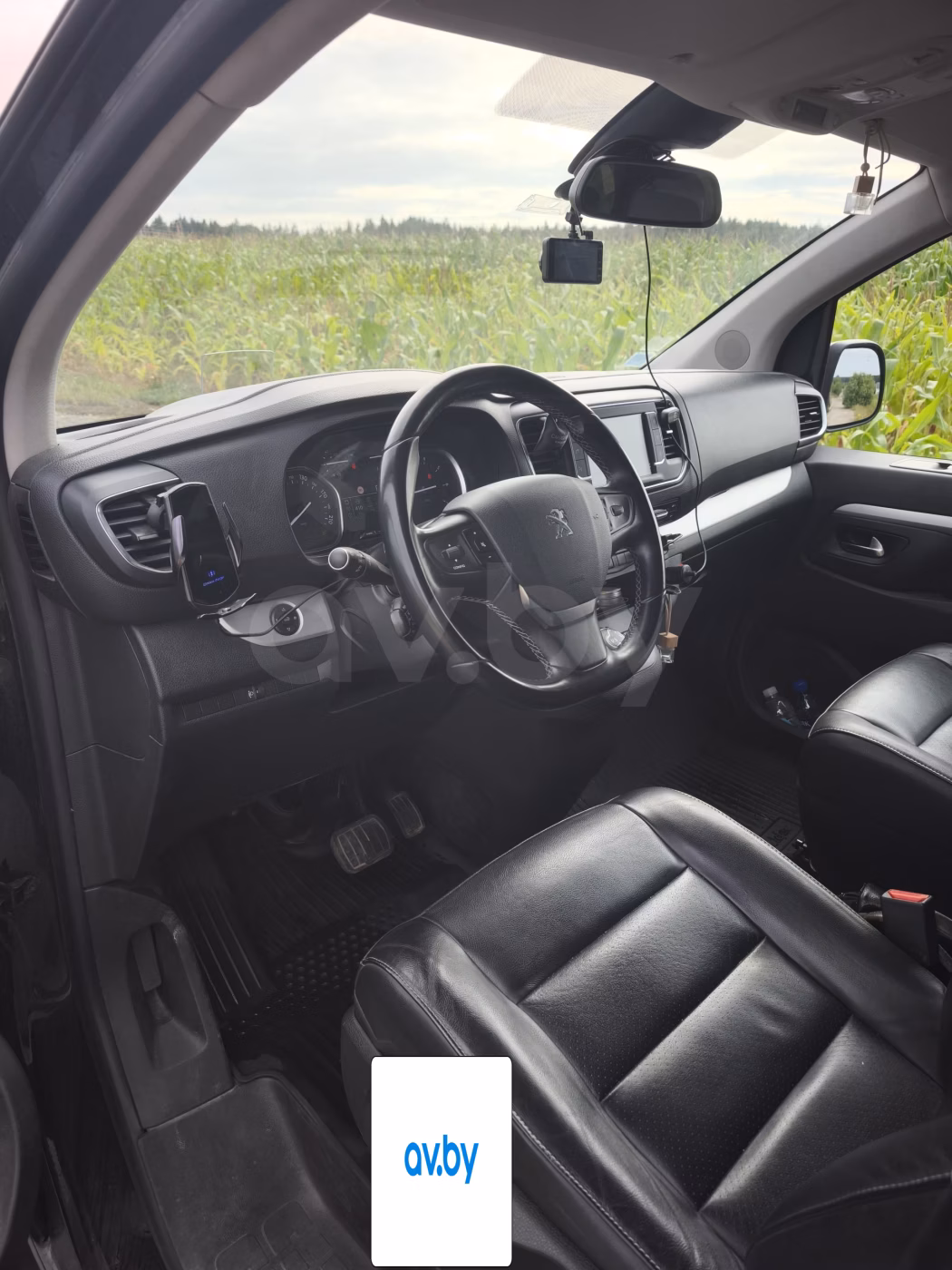 Peugeot Traveller фото 9