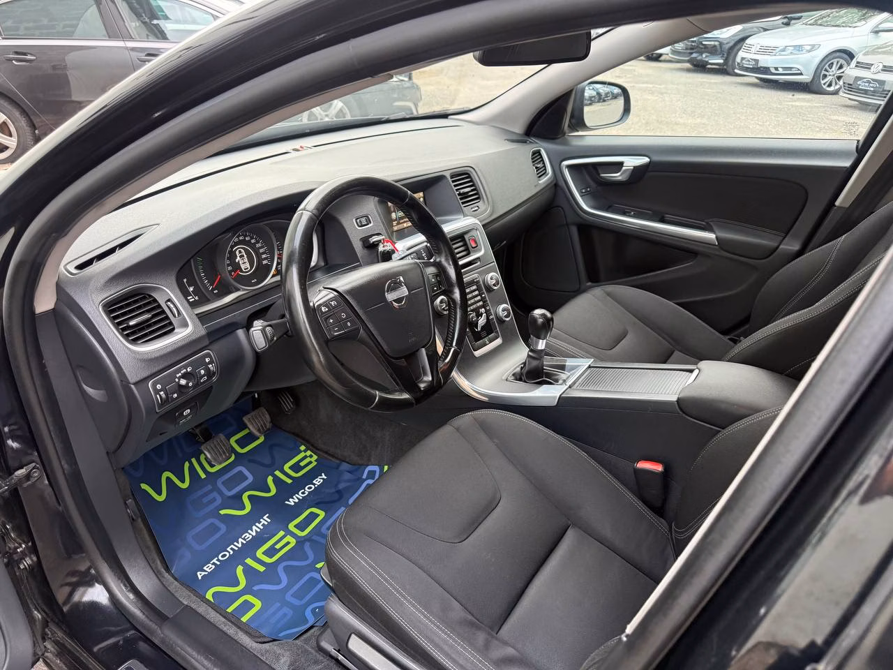 Volvo V60 фото 8