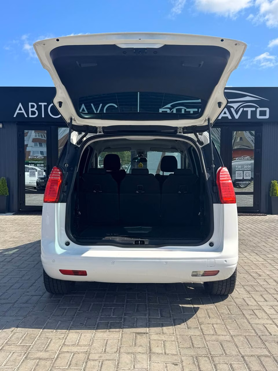 Peugeot 5008 фото 12