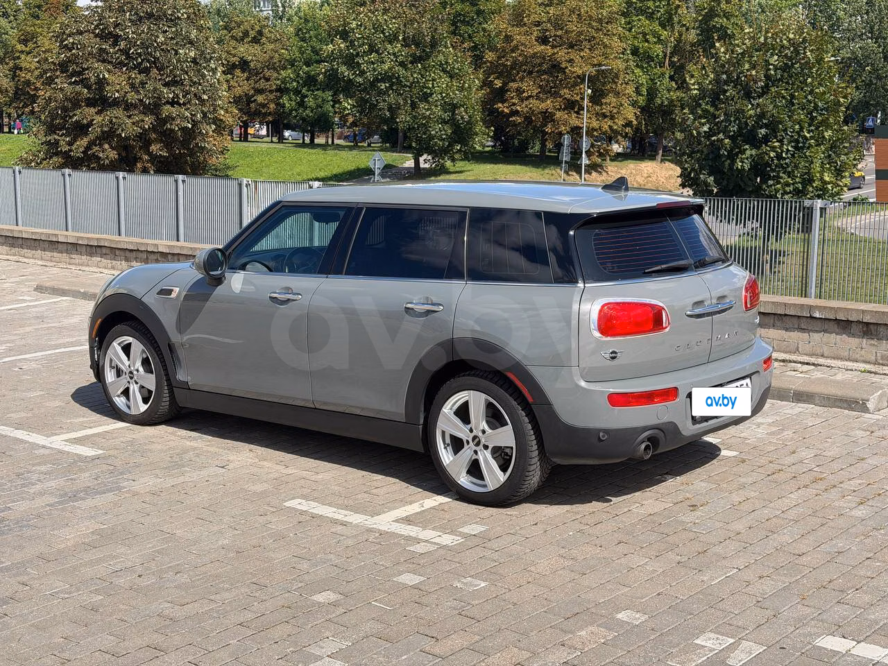 MINI Clubman фото 6