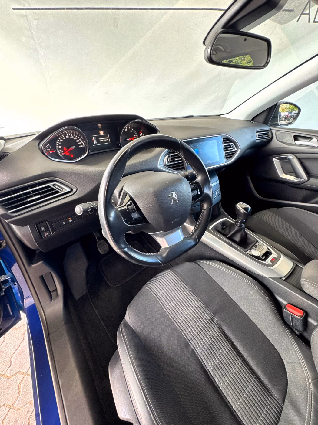 Peugeot 308 фото 10