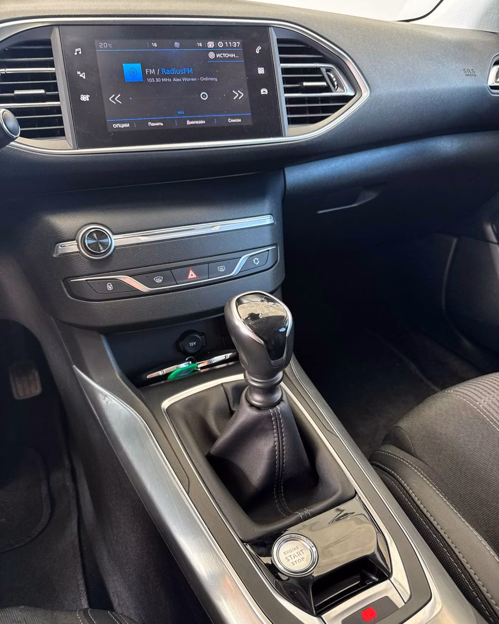 Peugeot 308 фото 11