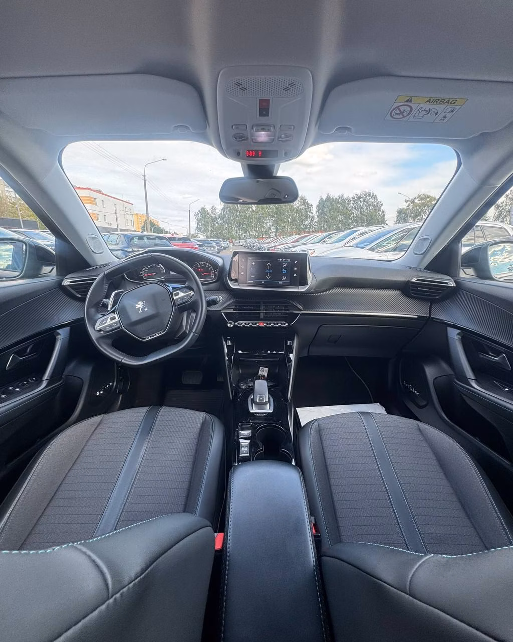 Peugeot 2008 фото 9