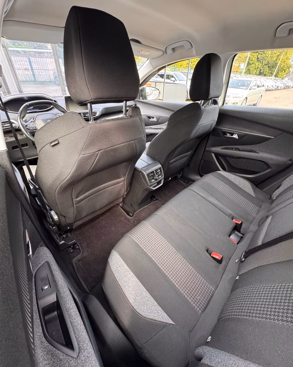 Peugeot 3008 фото 11