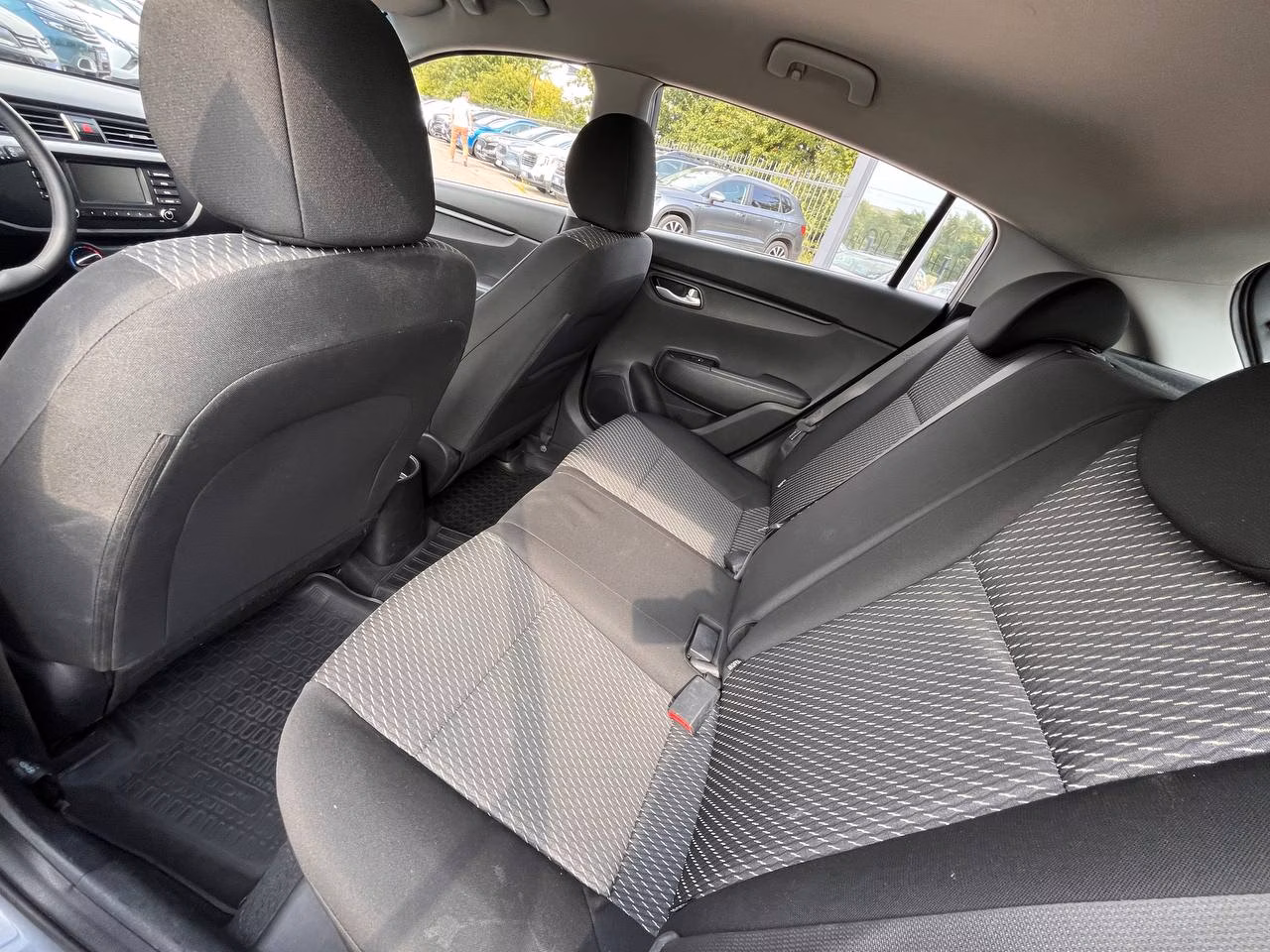 Kia Rio X (X-Line) фото 12