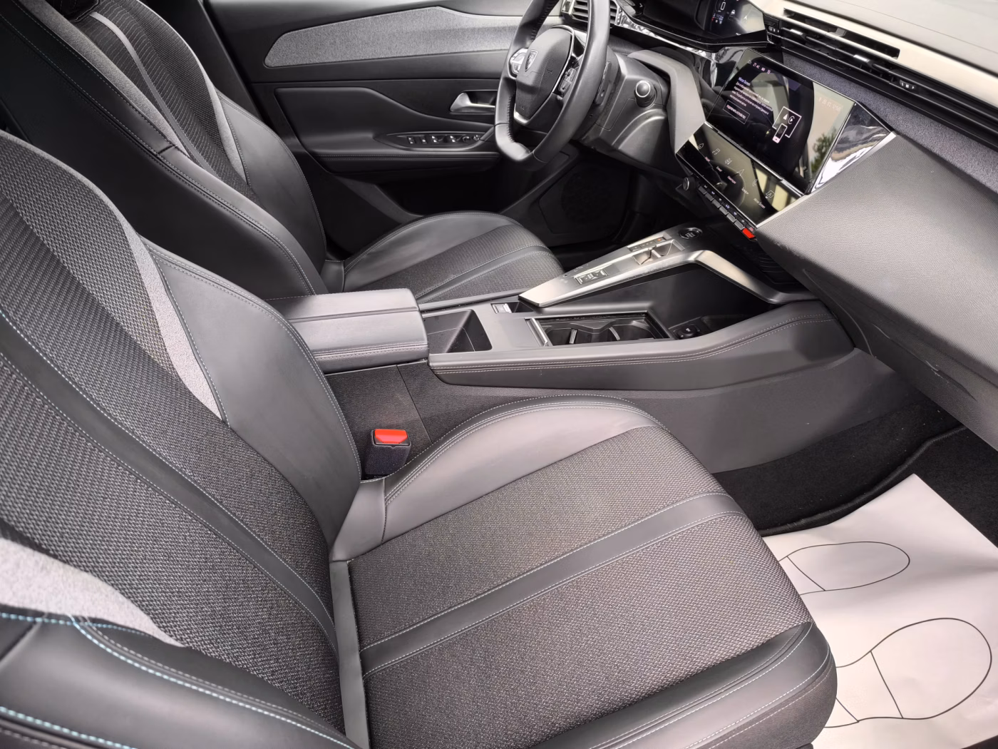 Peugeot 308 фото 14