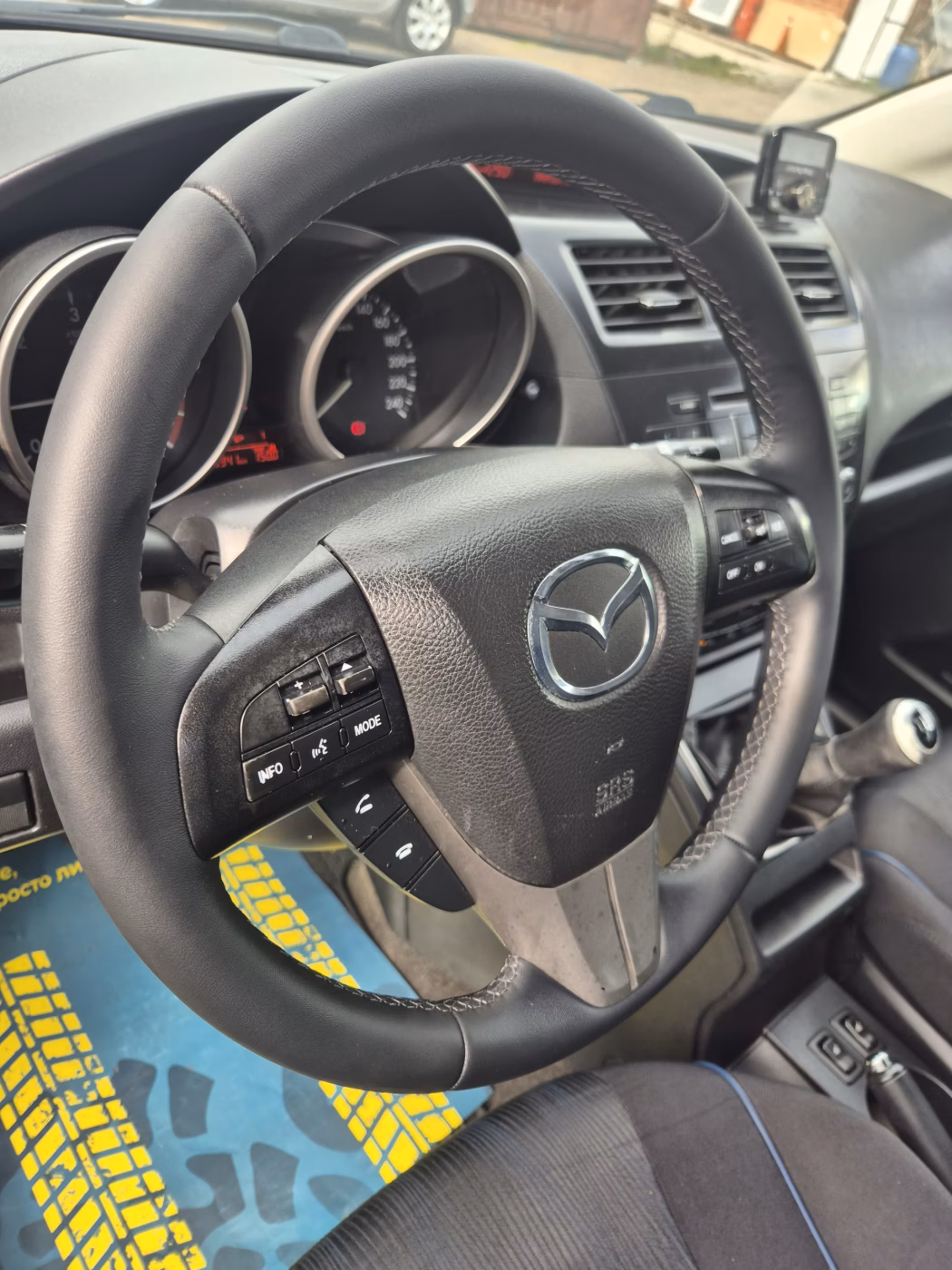 Mazda 5 фото 14