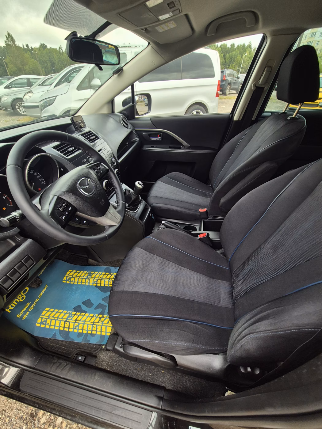 Mazda 5 фото 8