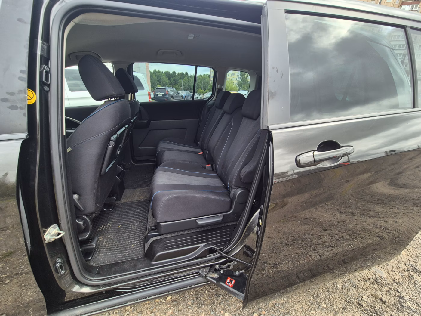 Mazda 5 фото 9