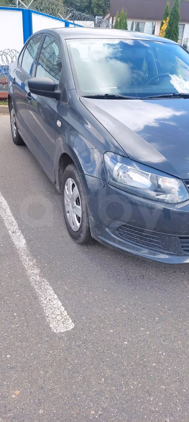 Volkswagen Polo Sedan фото 3