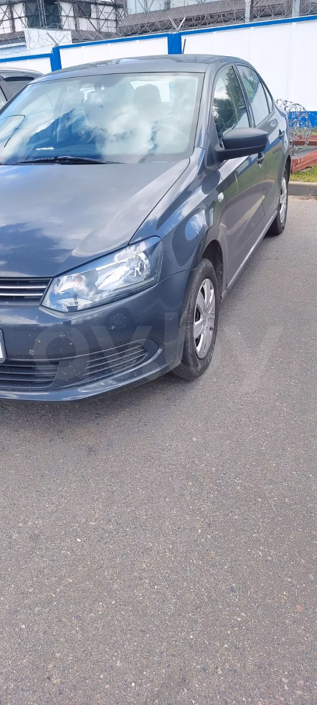 Volkswagen Polo Sedan фото 4