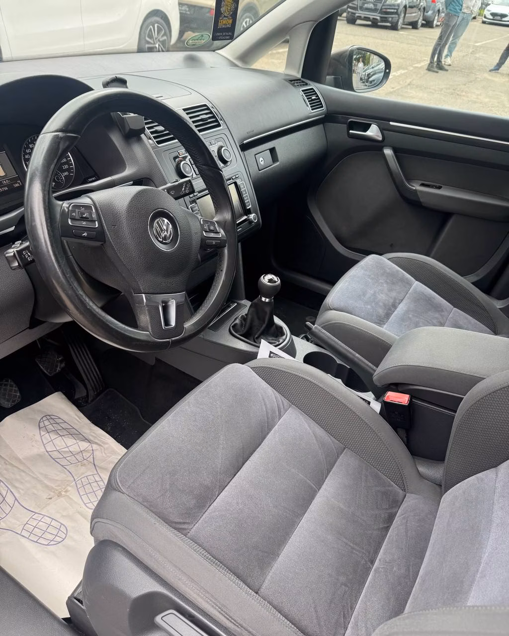 Volkswagen Touran фото 10