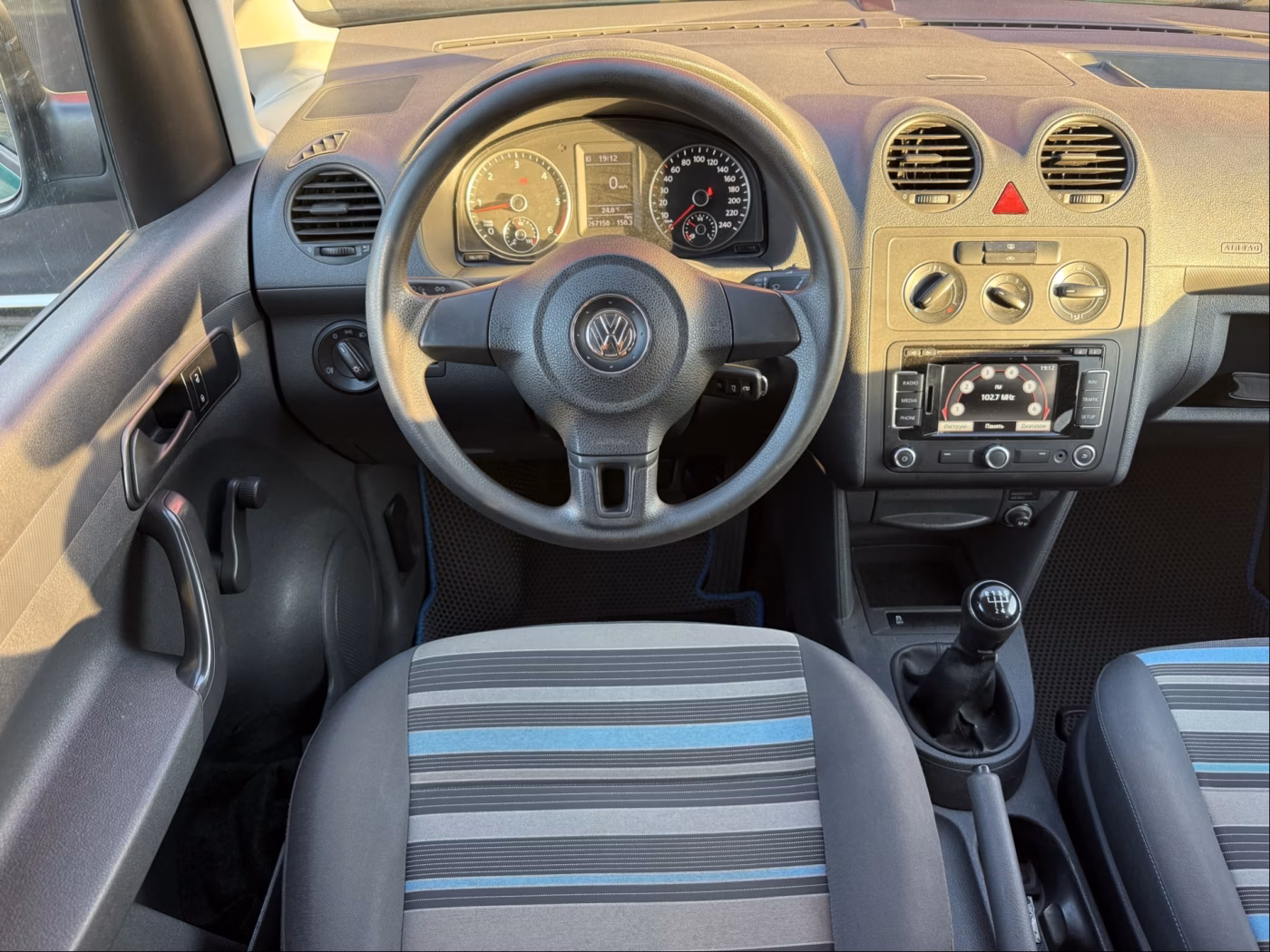 Volkswagen Caddy фото 9