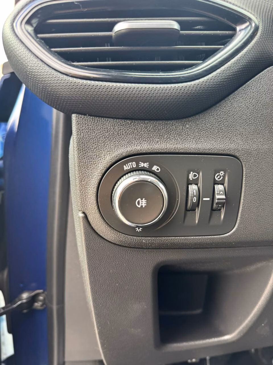 Opel Crossland X фото 16