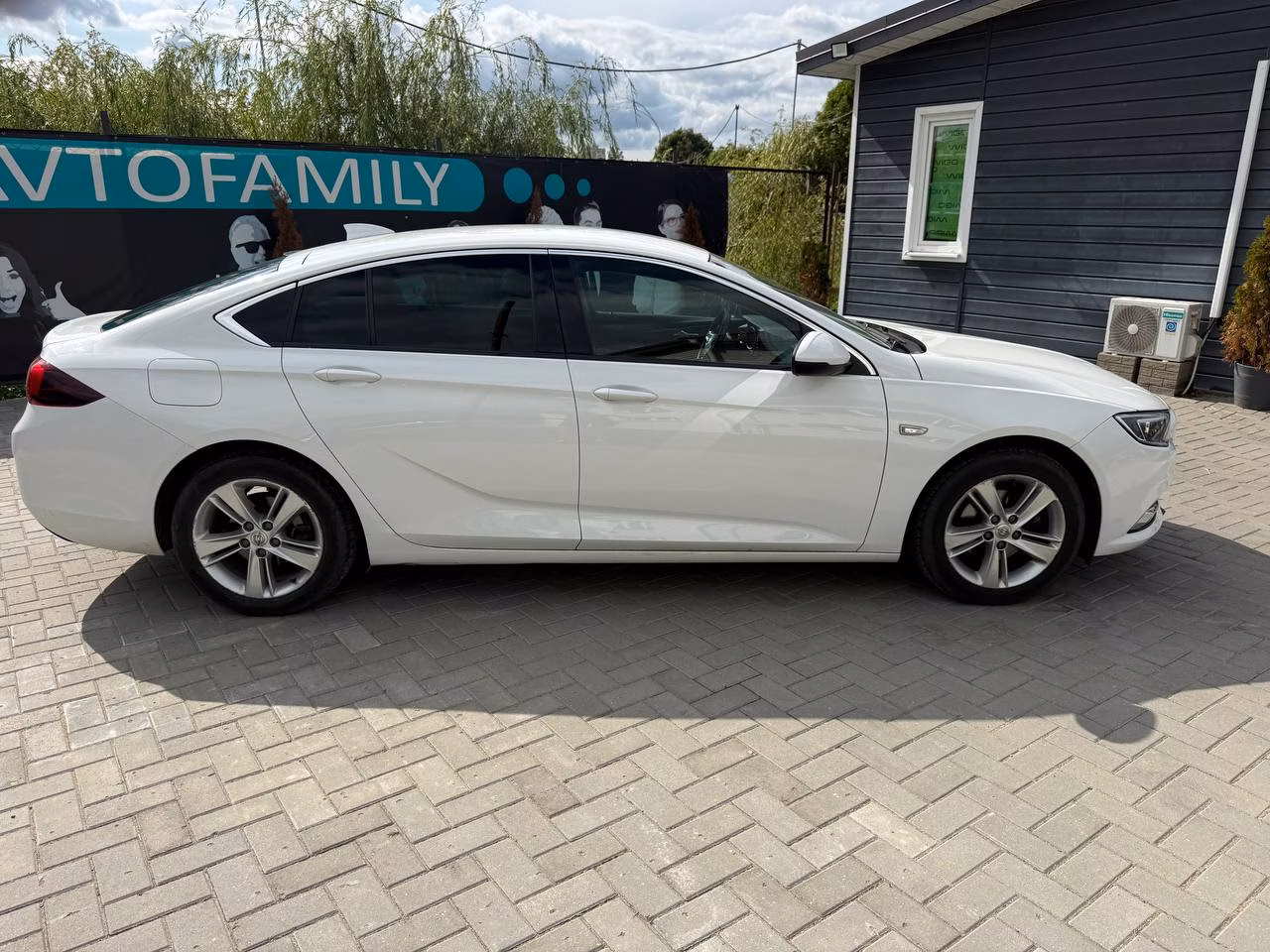 Opel Insignia фото 7