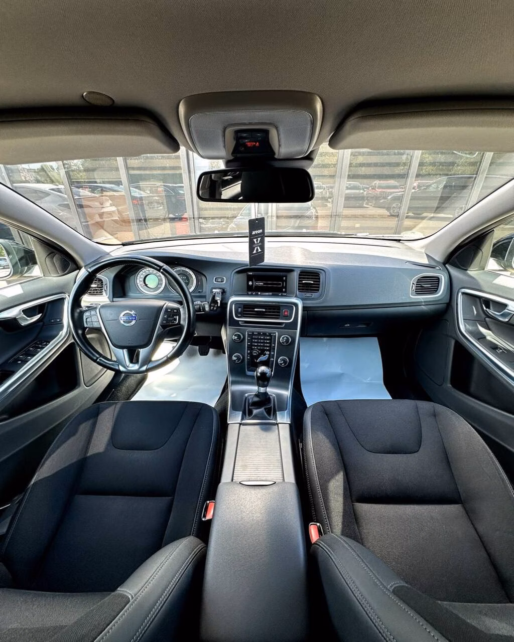 Volvo V60 фото 10