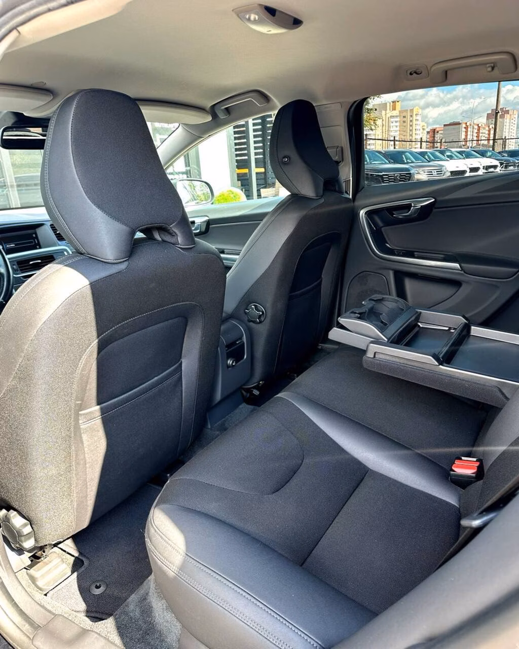 Volvo V60 фото 12