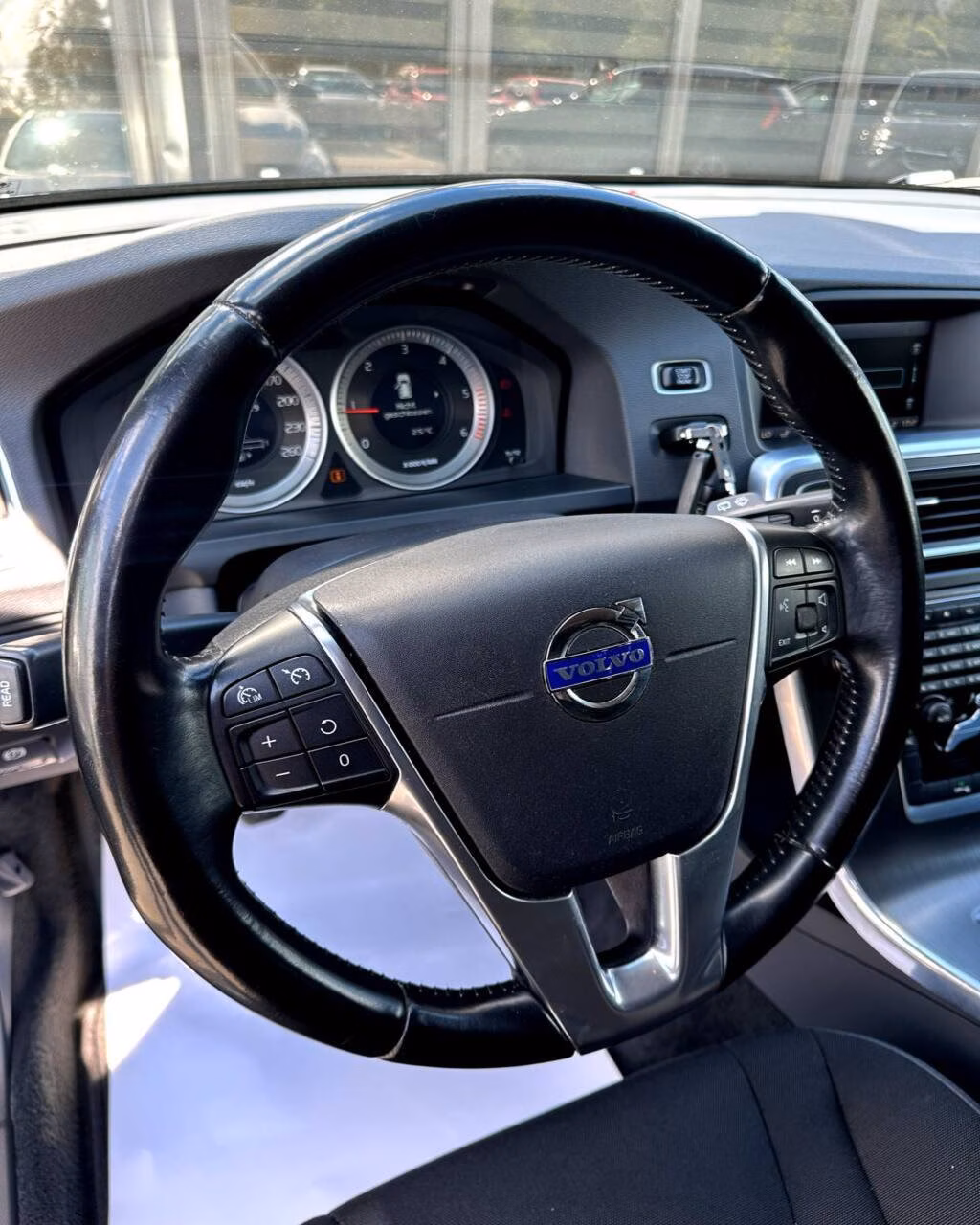 Volvo V60 фото 15