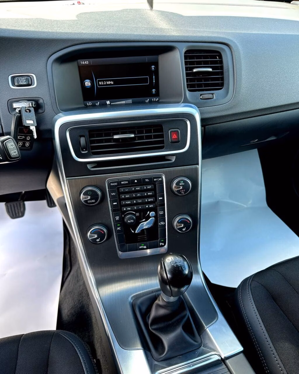 Volvo V60 фото 16