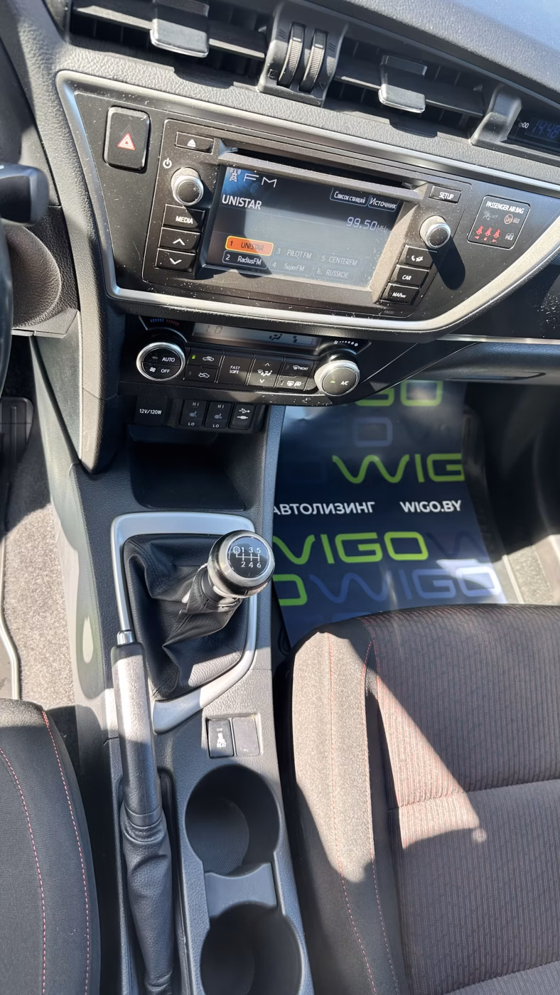 Toyota Auris фото 30