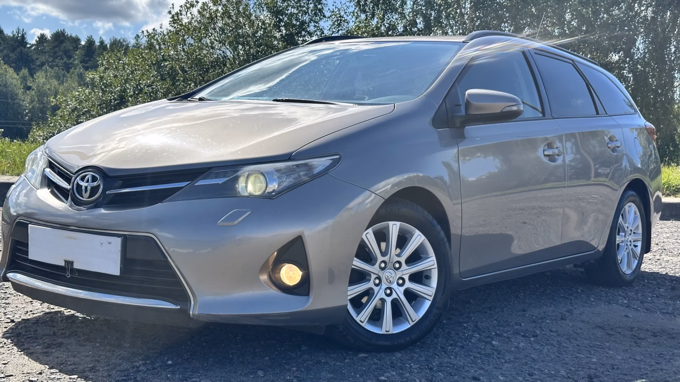 Toyota Auris фото 7