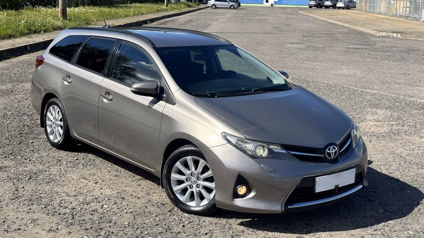 Toyota Auris фото 8