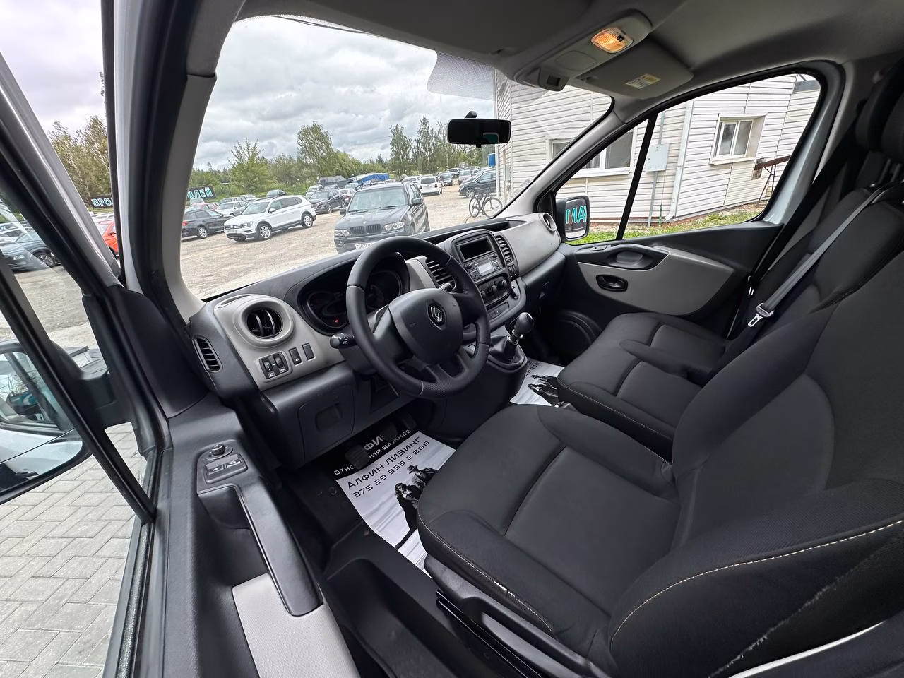 Renault Trafic фото 11