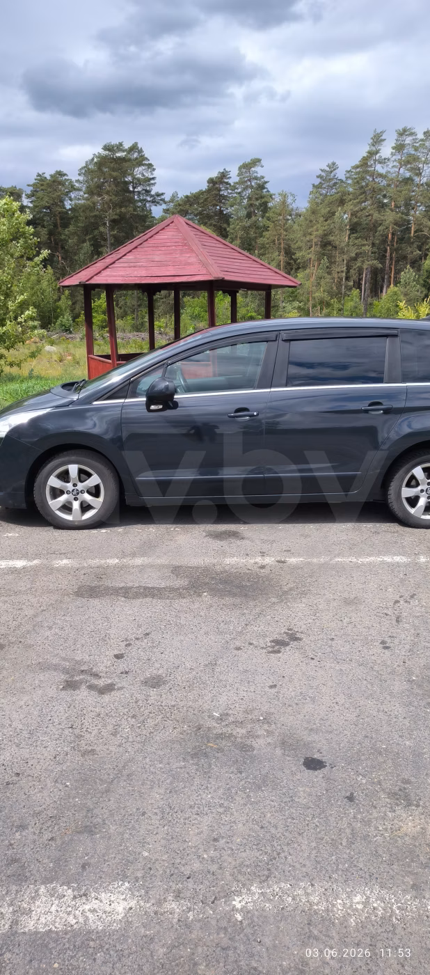 Peugeot 5008 фото 8