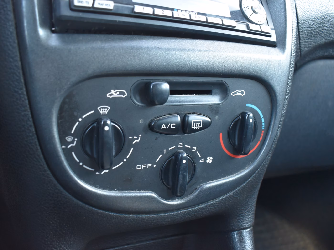 Peugeot 206 фото 15