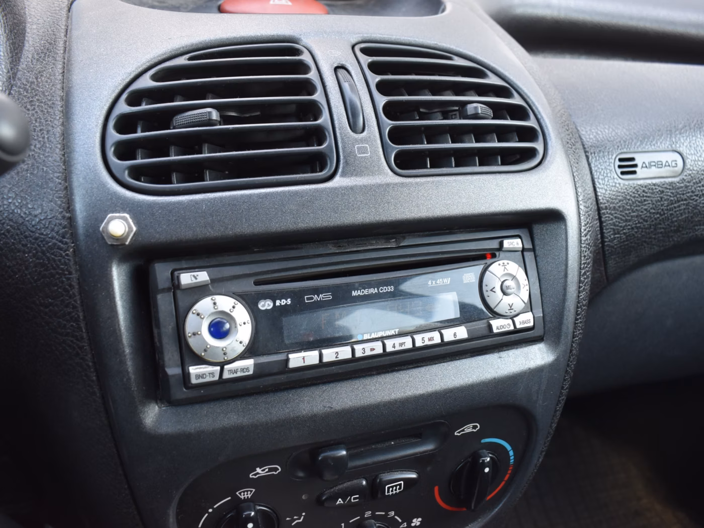 Peugeot 206 фото 14