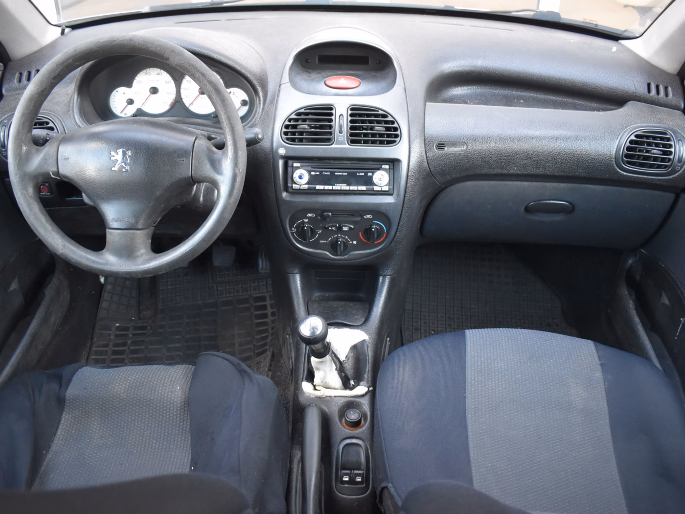 Peugeot 206 фото 9