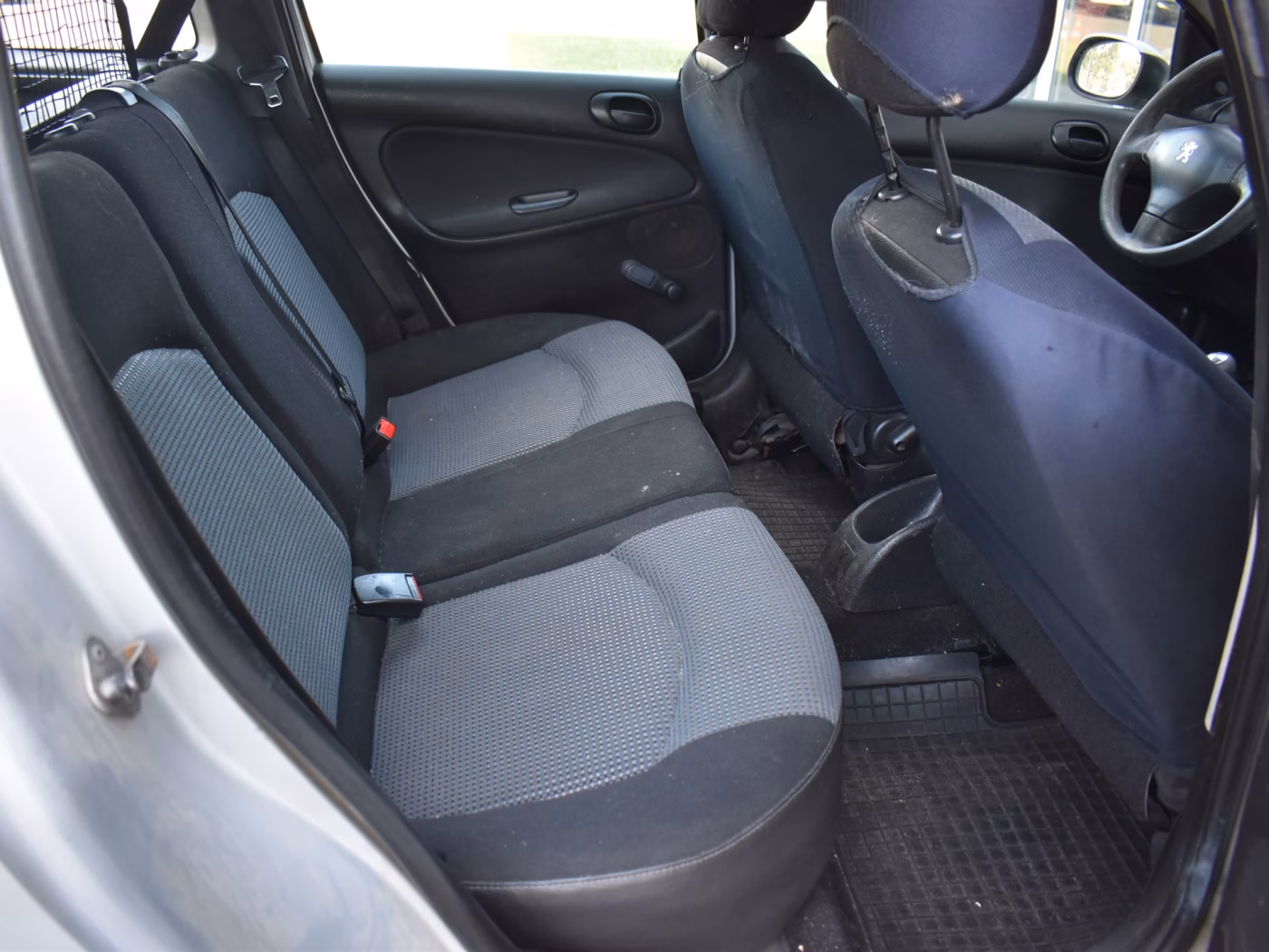 Peugeot 206 фото 11