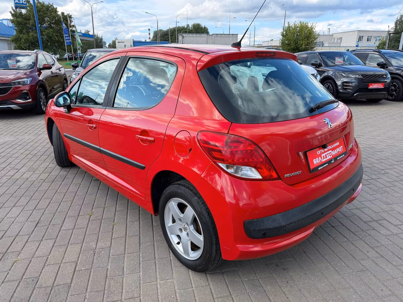 Peugeot 207 фото 2