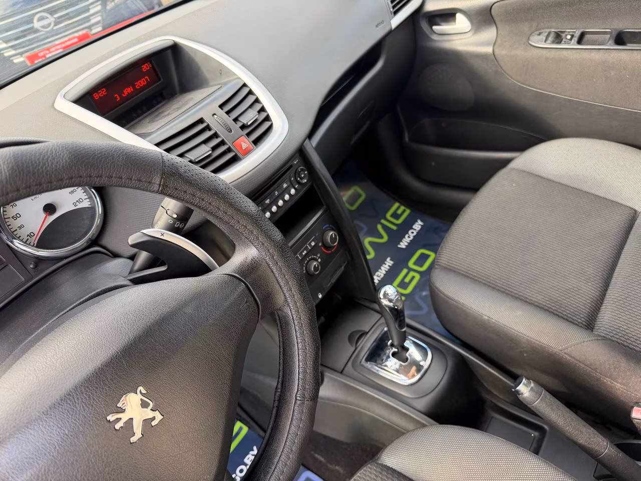 Peugeot 207 фото 13