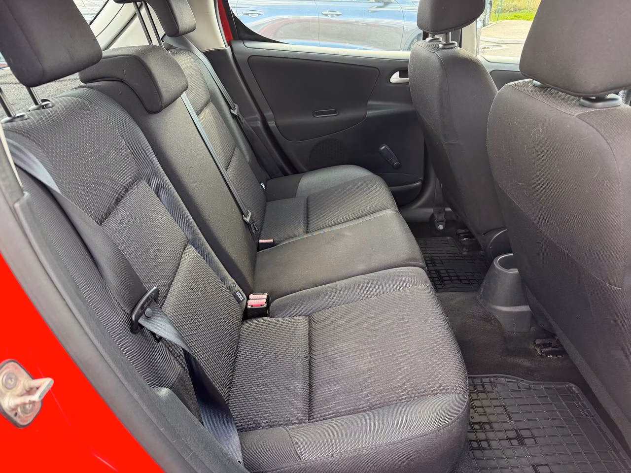 Peugeot 207 фото 17