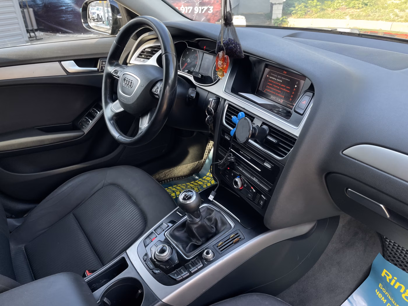 Audi A4 фото 15