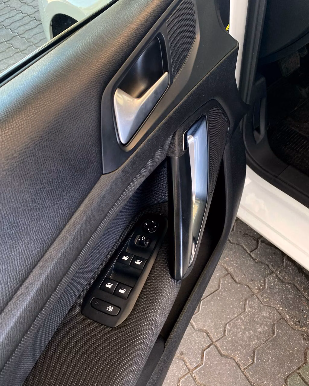 Peugeot 308 фото 9