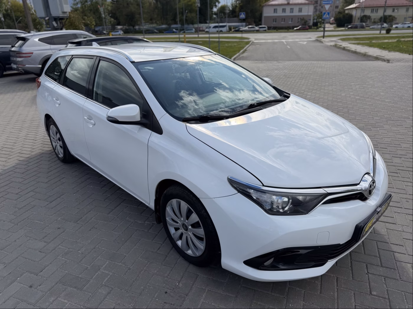 Toyota Auris фото 6
