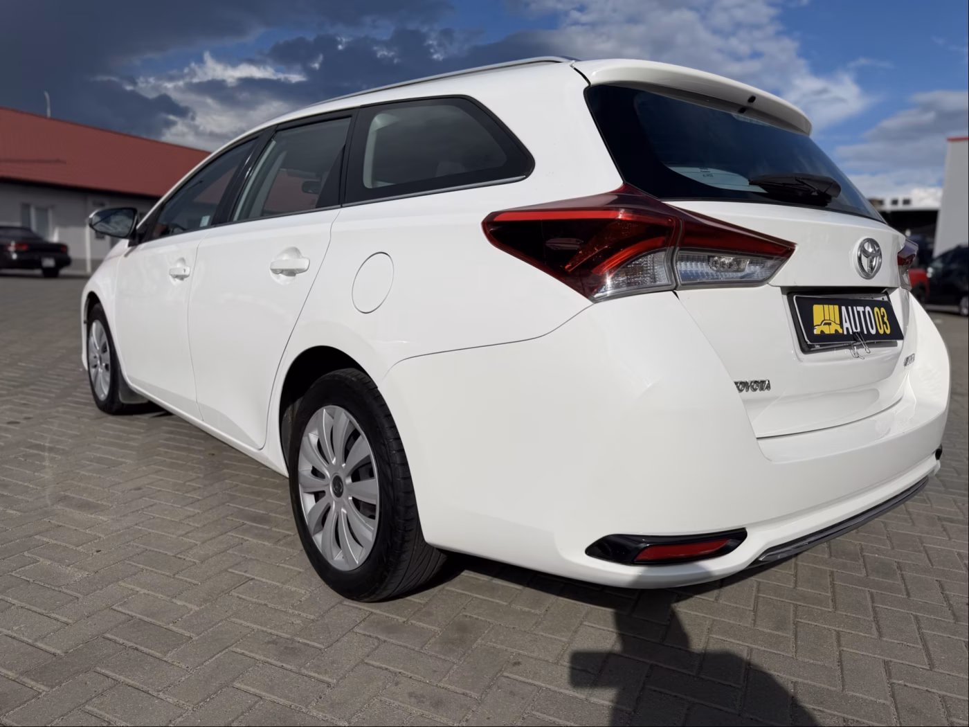 Toyota Auris фото 10